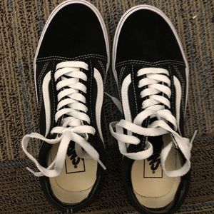 New black classic Vans